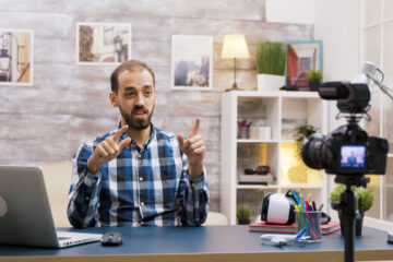 How to Pitch Yourself to Brands as a UGC Creator (Even With a Small Following)